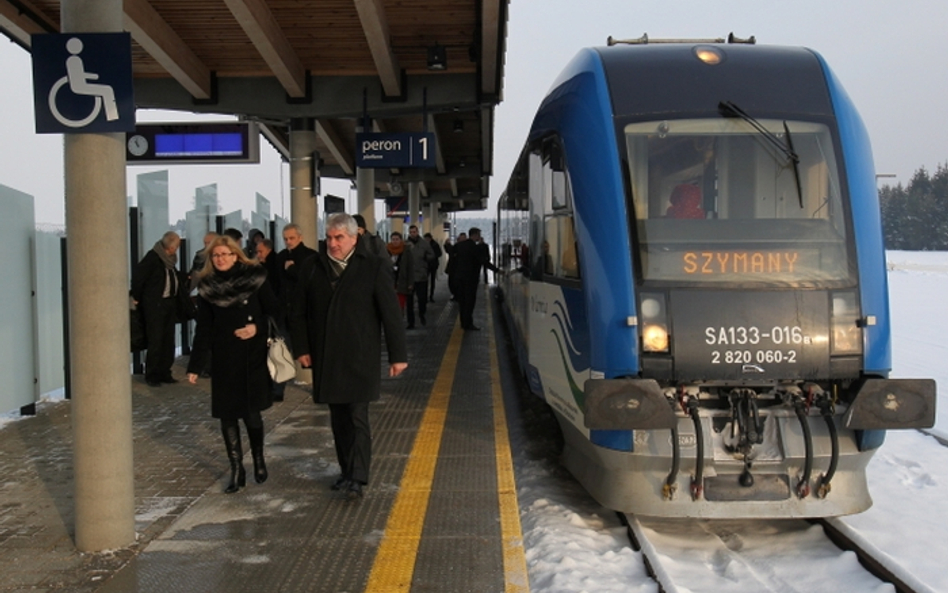 Ruszyła kolej na lotnisko w Szymanach