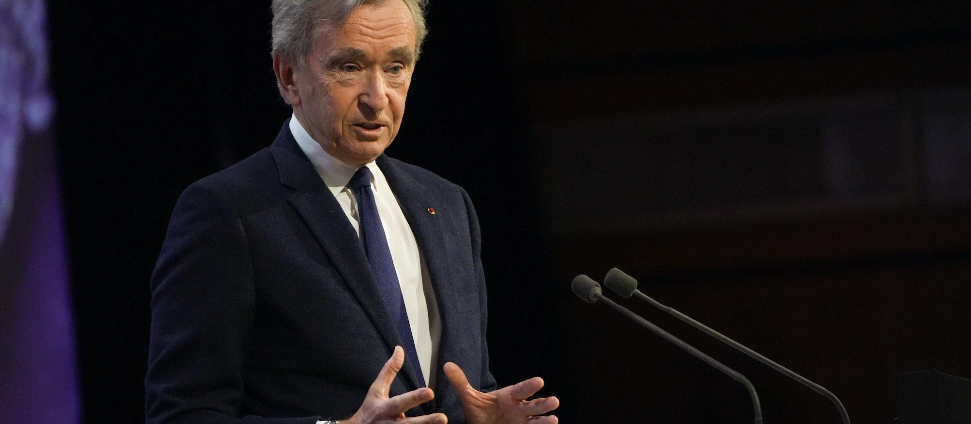 Sukcesja w rodzinie najbogatszego Europejczyka. Głowa rodziny nie oddaje władzy