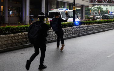 Hongkong: Policjant dźgnięty nożem po wyjściu z pracy