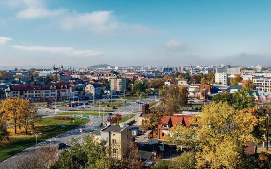 Po dodaniu umów i preumów zawartych przez zarząd województwa okazuje się, że zakontraktowanych zosta