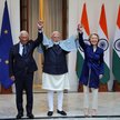 Przewodniczący Rady Europejskiej Antonio Costa, premier Indii Narendra Modi i przewodnicząca Komisji