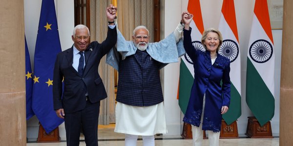 „UE i Indie tworzą historię”. Bruksela podpisała umowę o wolnym handlu z Indiami