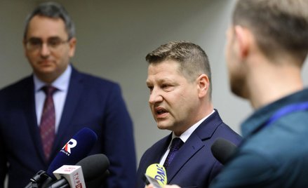 Rzecznik Dyscyplinarny Sędziów Sądów Powszechnych Piotr Schab (C) oraz zastępca Rzecznika Dyscyplina