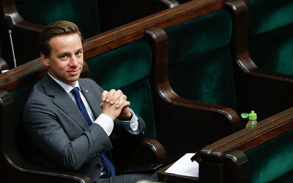 Bosak o podatku od reklam: Dlaczego korzystniejsze warunki zaproponowano firmom międzynarodowym?
