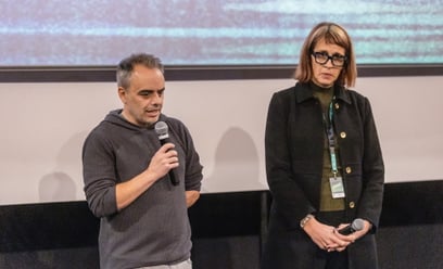 Reżyser Joel Souza i operatorka Bianca Cline na światowej premierze filmu „Rust” podczas festiwalu E