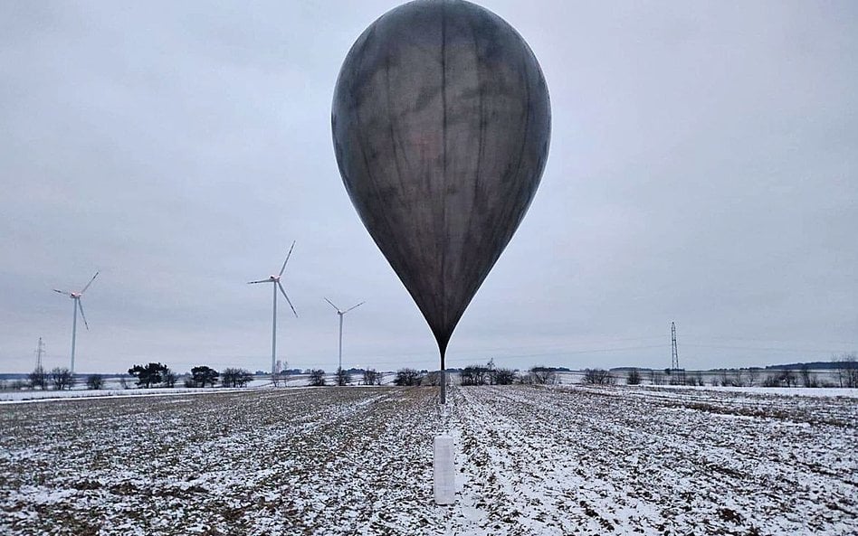 Balon wykorzystany do przemytu papierosów