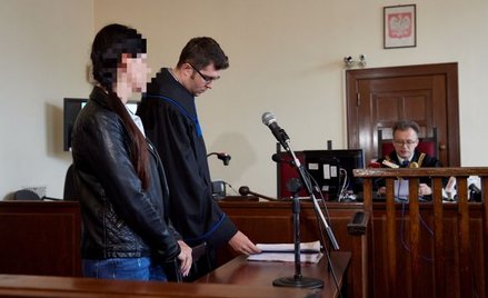 Poszkodowana przez Amber Gold, mieszkanka Starogardu Gdańskiego Angelika M. (L), obrońca, radca praw