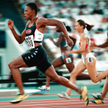 Marion Jones, amerykańska lekkoatletka bijąca rekord świata w biegu na 100 metrów na zawodach w Aten