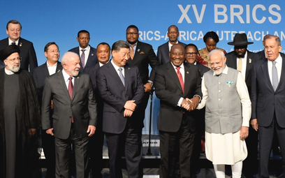 BRICS pozostaje tylko grupą państw o ogromnym potencjale, ale bardzo sprzecznych, a nawet wrogich in