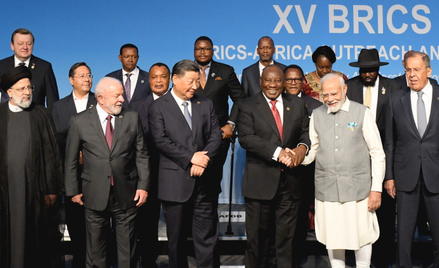 BRICS pozostaje tylko grupą państw o ogromnym potencjale, ale bardzo sprzecznych, a nawet wrogich in