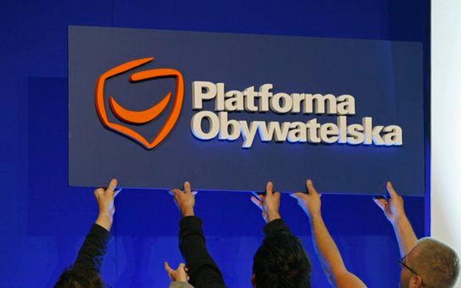 Śledczy potwierdzają: do PO zapisywano martwe dusze