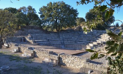 Odeon jest najlepiej zachowanym zabytkiem Troi rzymskiej