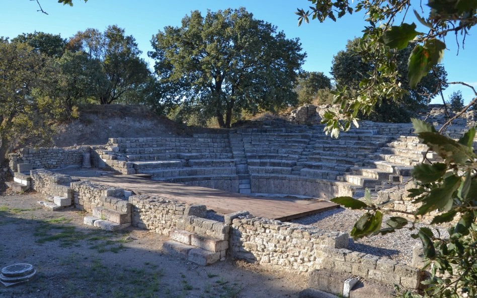 Odeon jest najlepiej zachowanym zabytkiem Troi rzymskiej