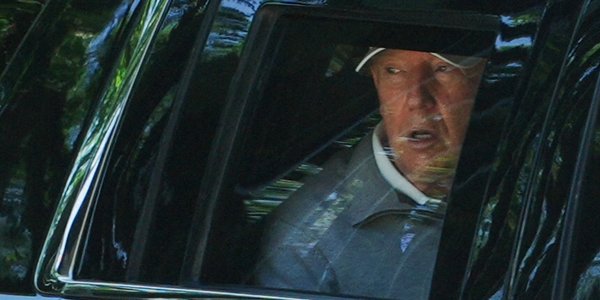 Donald Trump porównuje się do „Elvisa w szczytowej formie”. Chce zastąpić artystów