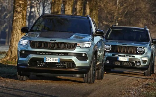 Jeep Renegade i Compass e-hybrid
