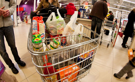 Pandemia i rosnące ceny zniechęcają do zakupów