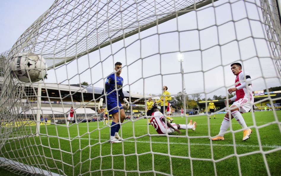 Ajax wygrywa 13:0. 19-latek miał udział przy 8 golach