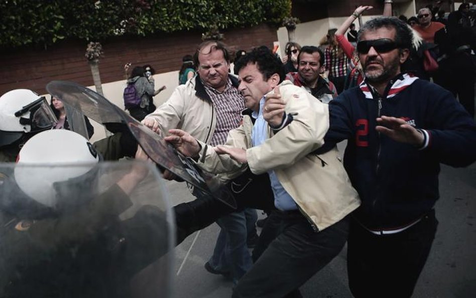 Nauczyciele stracili w ostatnich latach 40 proc. swojej pensji. Na zdjęciu ich protest 4 kwietnia w 