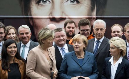 Angela Merkel wśród kolegów partyjnych wczoraj w Berlinie