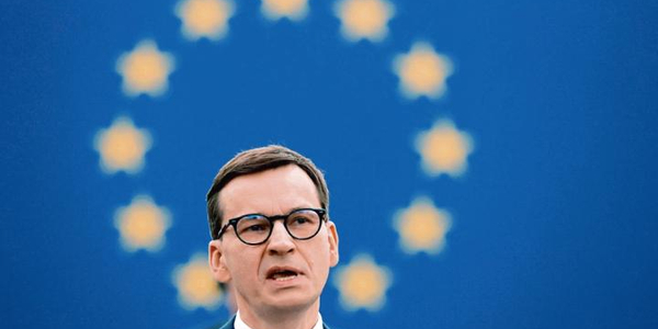 Sondaż: Polacy chcą się dogadać z Unią Europejską