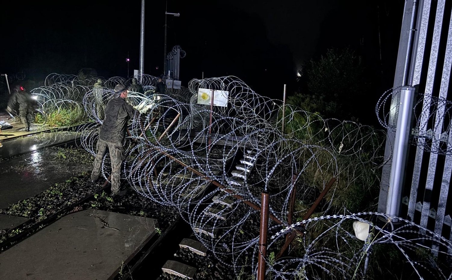 Zamknięta granica z Białorusią: choćby mysz się nie przeciśnie