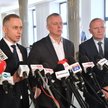 Posłowie Koalicji Obywatelskiej: Cezary Tomczyk, Tomasz Siemoniak i Czesław Mroczek na konferencji p