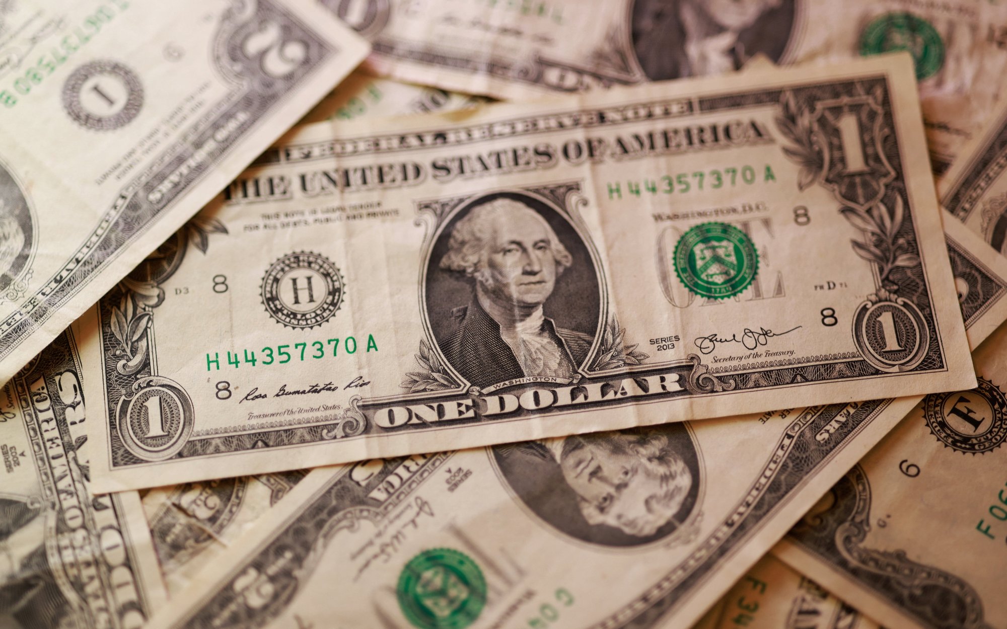 Piotr Arak: Przewaga dolara przestaje być absolutna