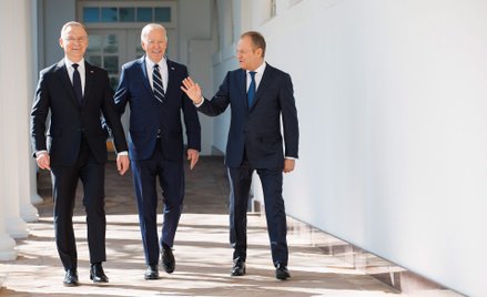 Prezydent USA Joe Biden, prezydent Andrzej Duda i premier Donald Tusk po wtorkowych rozmowach w Biał