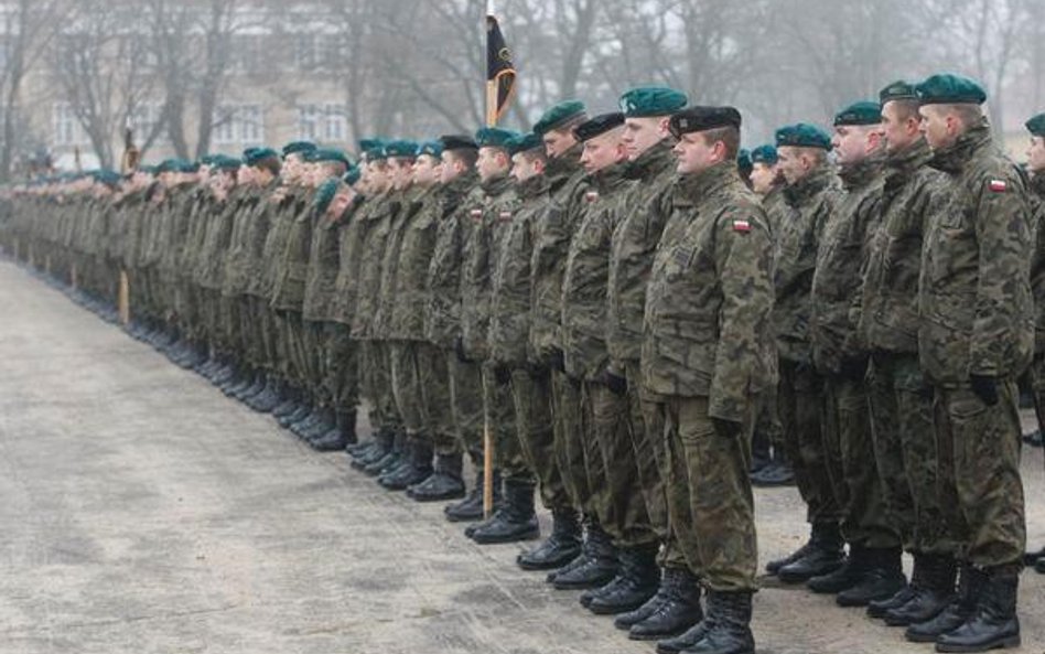 Przybędzie szeregowych żołnierzy