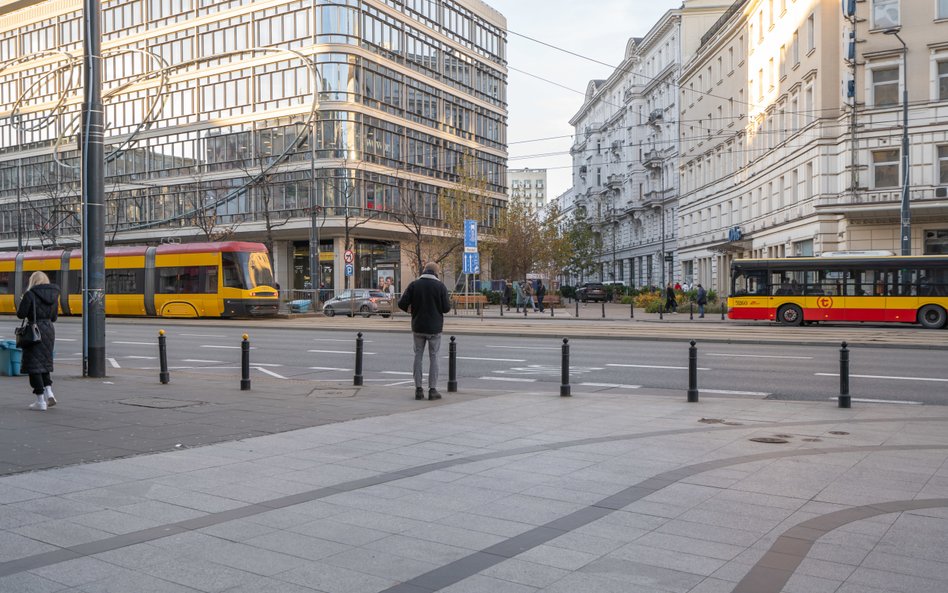 Do miejskiej tkanki powróci przejście dla pieszych, które połączy sztucznie rozciętą ulicę Bracką