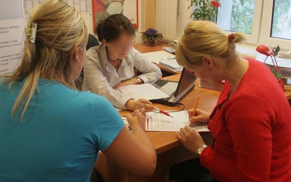 Do pracy latem przyjmij tymczasowo, terminowo albo na zlecenie