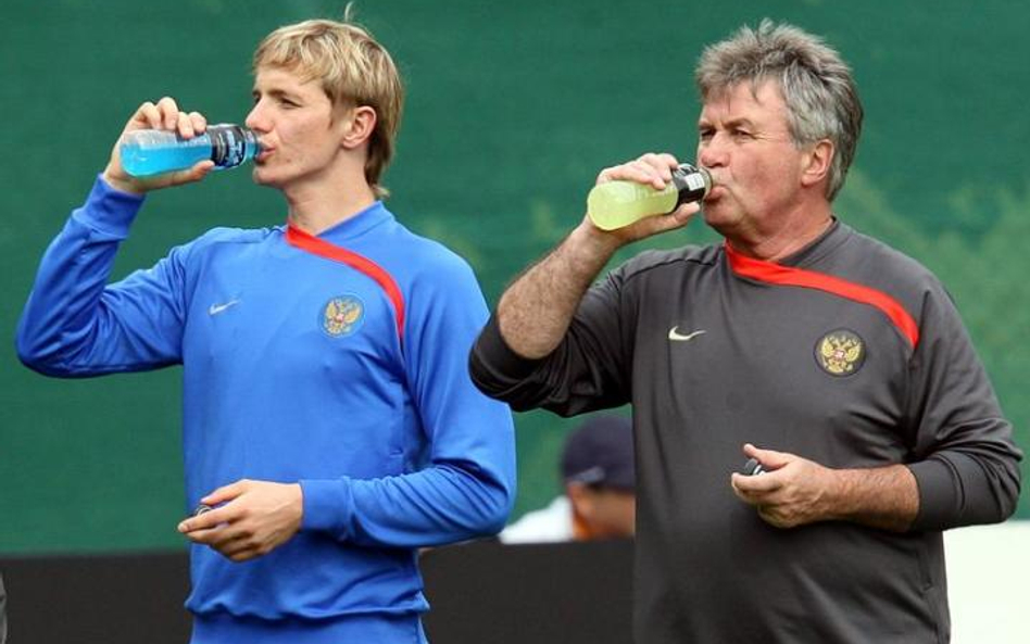 Guus Hiddink z największą gwiazdą reprezentacji Rosji, Pawluczenką