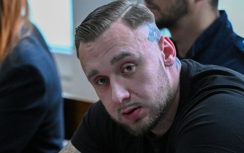 Oskarżony Łukasz Żak na sali rozpraw Sądu Rejonowego dla Warszawy-Śródmieścia