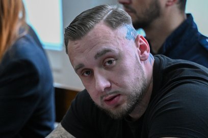 Oskarżony Łukasz Żak na sali rozpraw Sądu Rejonowego dla Warszawy-Śródmieścia