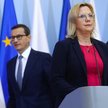 Premier Mateusz Morawiecki (C) i minister klimatu i środowiska Anna Moskwa (P)