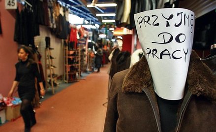 W handlu odsetek osób pracujących bez umów należy do najwyższych