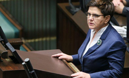 Beata Szydło zapowiedziała uruchomienie programów pomocy tuż przed odrzuceniem projektu w sprawie za