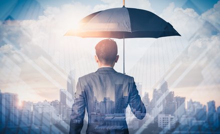 Polisy na świecie nadal drożeją