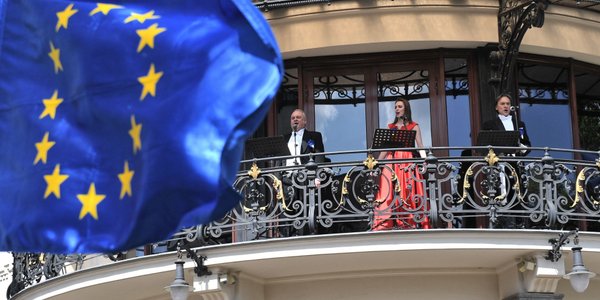 Sondaż: Jak powinna zmienić się Unia Europejska? Poznaliśmy zdanie Polaków