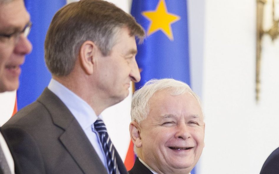 Sondaż: Kuchciński cieszy się większym zaufaniem od Schetyny