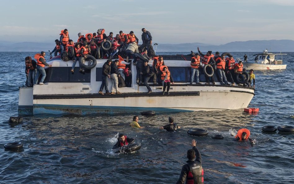 Lesbos: Farmer strzelał do uchodźców. Protest w jego obronie