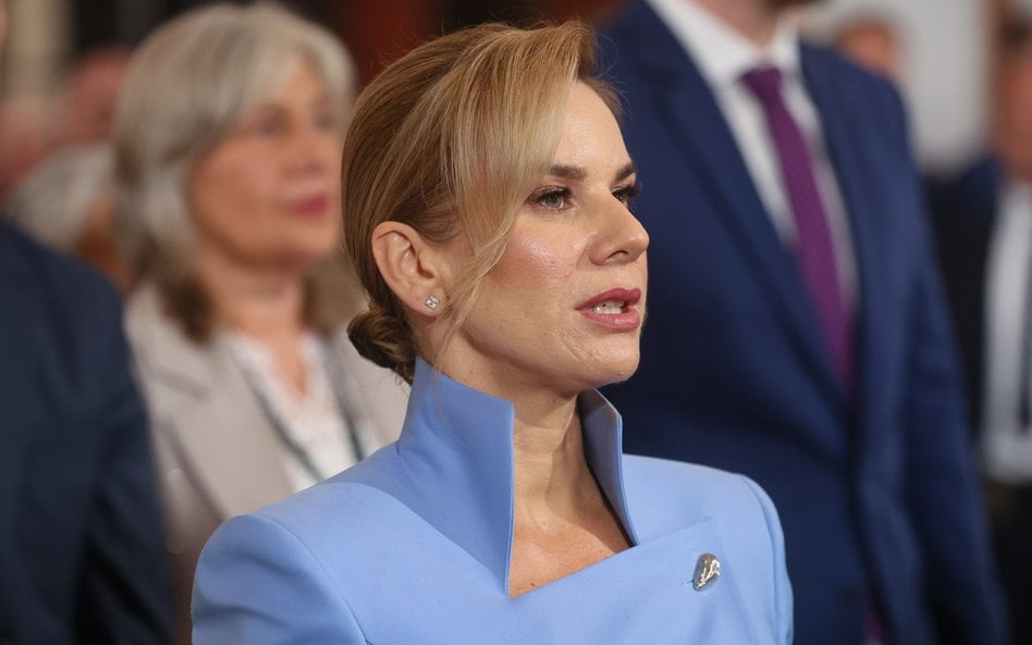 Marta Nawrocka w centrum zainteresowania. Co Polacy chcą o niej wiedzieć?