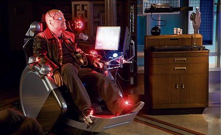 Thriller „Surogaci” jest adaptacją komiksu pod tym samym tytułem