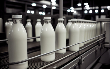 Brytyjczycy walczą z marnowaniem mleka