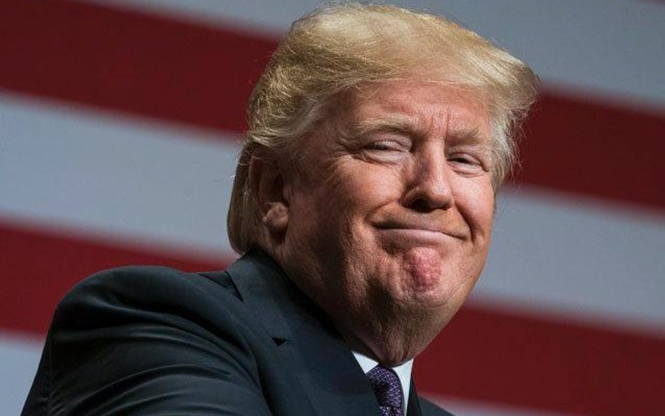 Donald Trump nazywa reformę podatkową „prezentem”