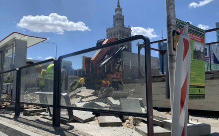 Prace na torowisku tramwajowym Metro Świętokrzyska