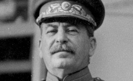 Początkowo Stalin udawał, że zamierza wesprzeć insurekcję, jednak w połowie sierpnia radykalnie uszt