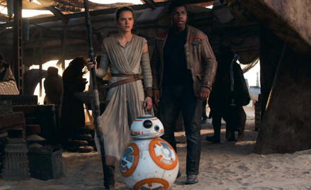Finn (John Boyega) młoda Rey (Daisy Ridley) to bohaterowie nowej części "Gwiezdnych wojen”, ale poja