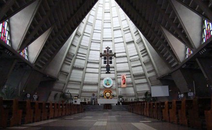 Polityka w kazaniu księdza z Kalisza. Duchowny odwołany