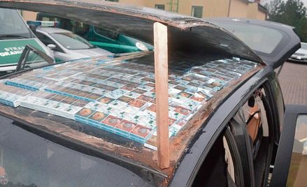 Ponad 3 tys. paczek papierosów przemycał w przerobionej podłodze, zderzaku i dachu samochodu 51-letn